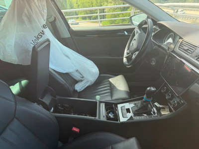 Skoda Superb Station Wagon 2.0 TDI 190 CV SCR DSG 4x4 Wagon Laurin&Klement (9)