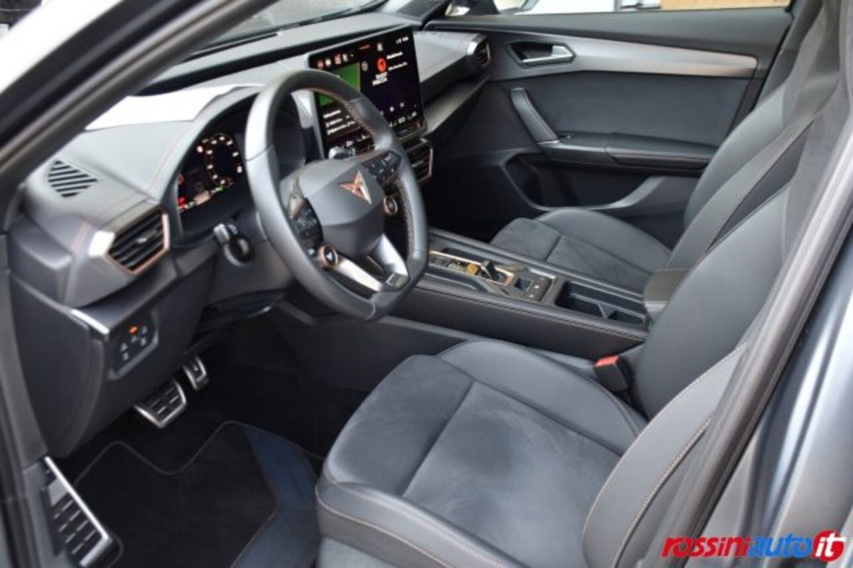 Cupra Formentor 1.5 e-hybrid Dark Stone 204cv dsg (11)