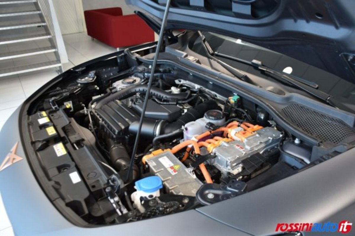 Cupra Formentor 1.5 e-hybrid Dark Stone 204cv dsg (15)