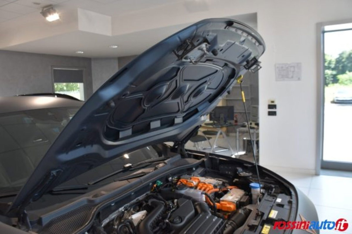 Cupra Formentor 1.5 e-hybrid Dark Stone 204cv dsg (20)
