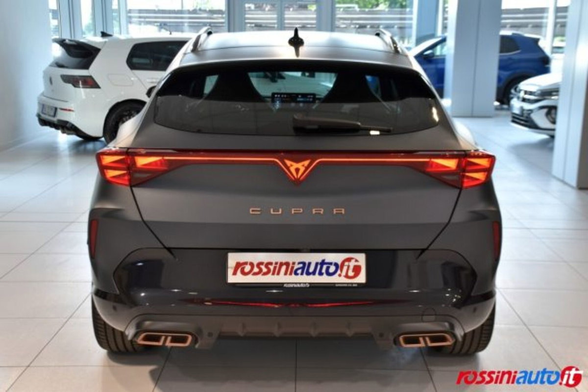 Cupra Formentor 1.5 e-hybrid Dark Stone 204cv dsg (4)
