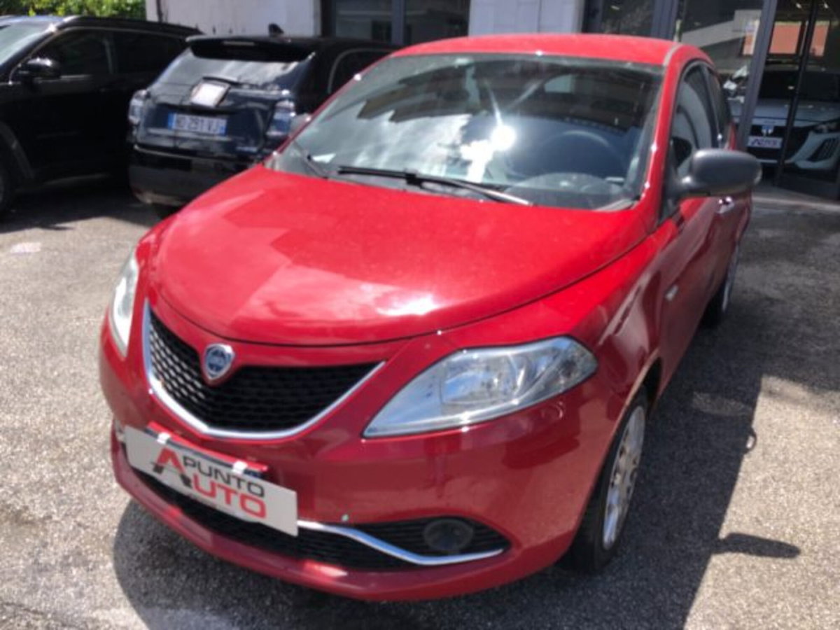 Lancia Ypsilon 1.2 69 CV 5 porte Silver