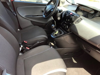 Lancia Ypsilon 1.2 69 CV 5 porte Silver (3)