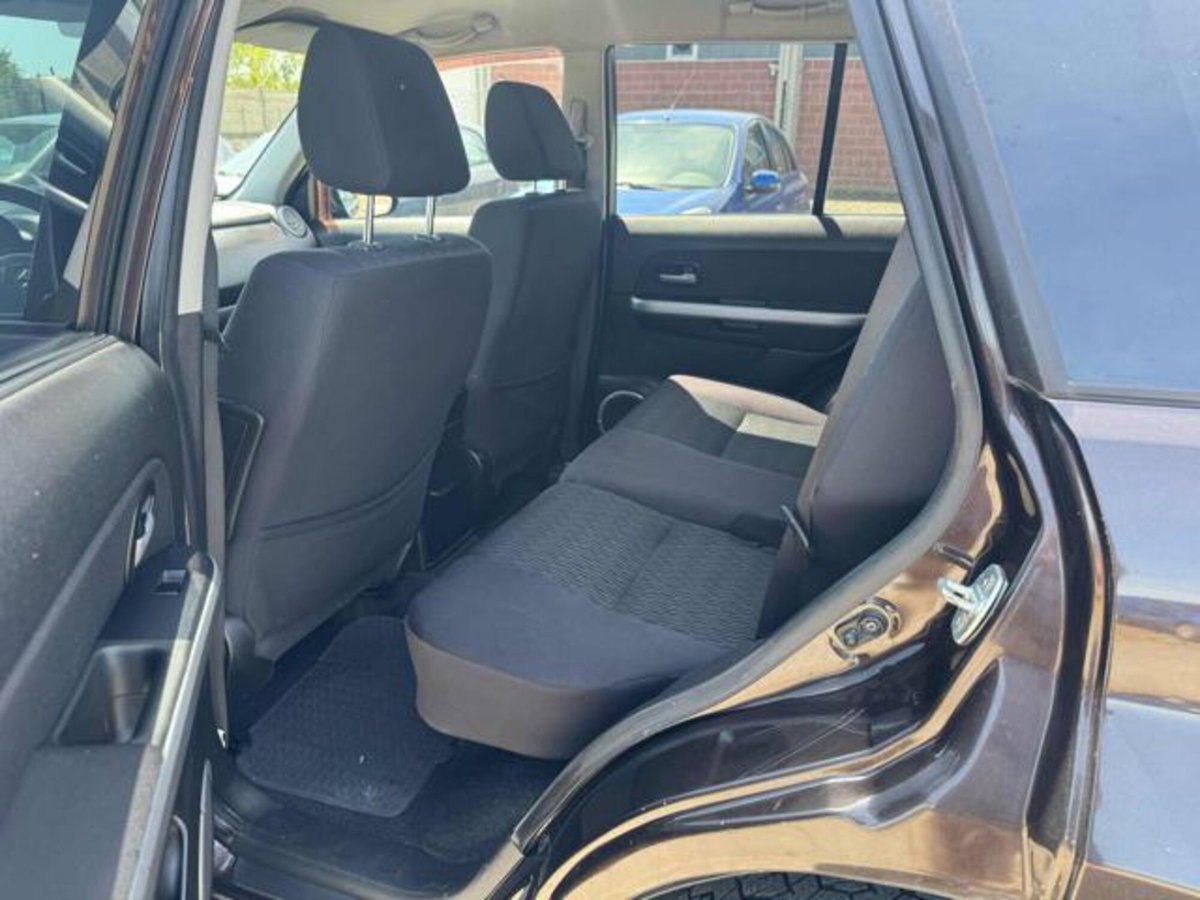 Suzuki Grand Vitara 1.9 DDiS 5 porte Evolution Plus (10)