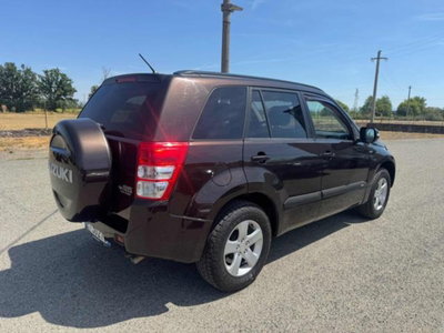 Suzuki Grand Vitara 1.9 DDiS 5 porte Evolution Plus (4)
