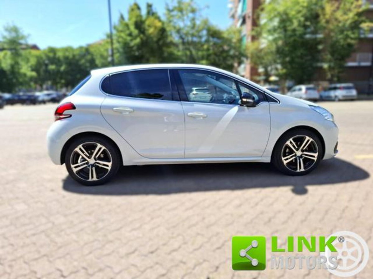 Peugeot 208 120 S&S 5 porte GT Line (6)