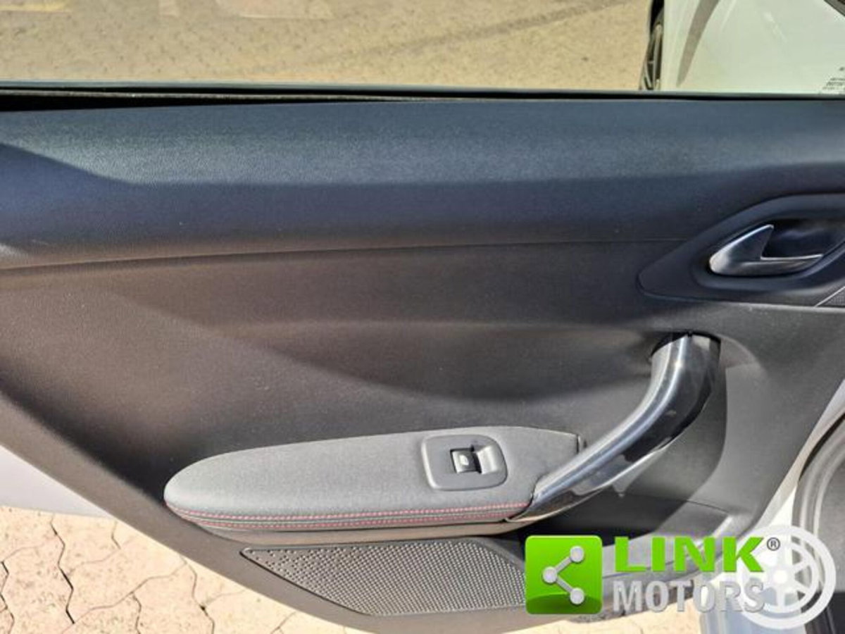 Peugeot 208 120 S&S 5 porte GT Line (9)