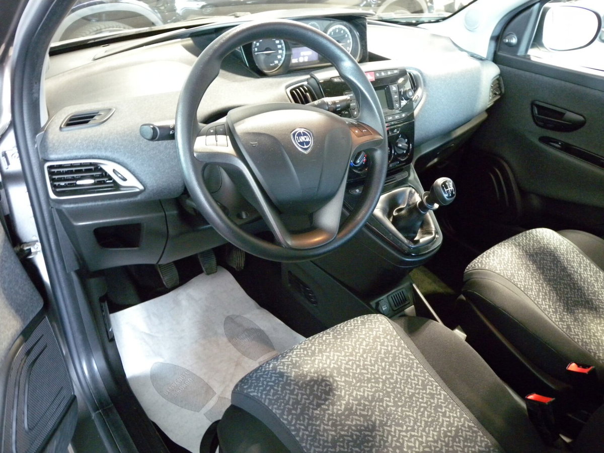 Lancia Ypsilon 1.2 69 CV 5 porte Elefantino Blu (6)