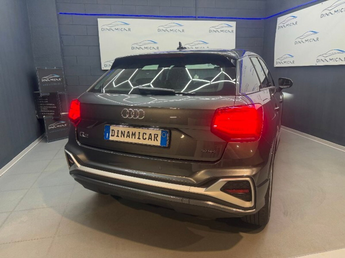 Audi Q2 Q2 40 TFSI quattro S tronic Identity Black (5)
