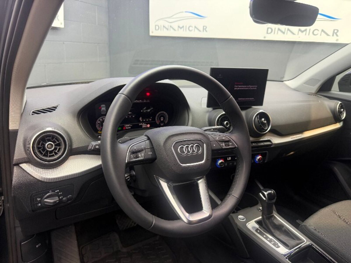 Audi Q2 Q2 40 TFSI quattro S tronic Identity Black (8)