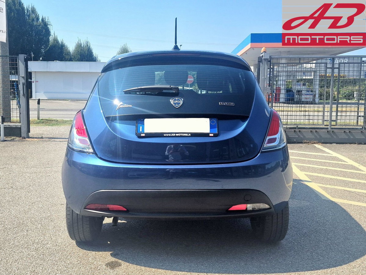 Lancia Ypsilon 1.0 FireFly 5 porte S&S Hybrid Ecochic Gold (6)