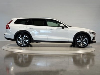 Volvo V60 Cross Country D4 AWD Geartronic Pro (6)