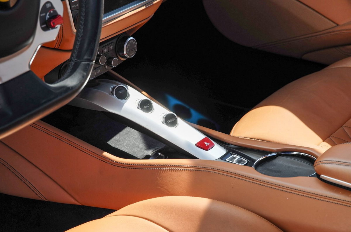 Ferrari California Spider California T DCT (11)
