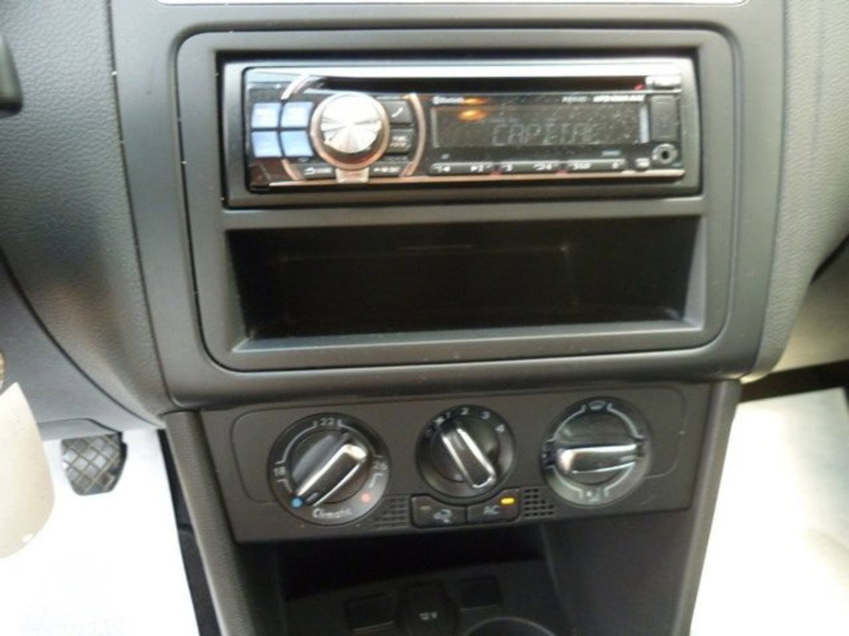 Volkswagen Polo 1.6 TDI DPF 5 porte Comfortline (12)
