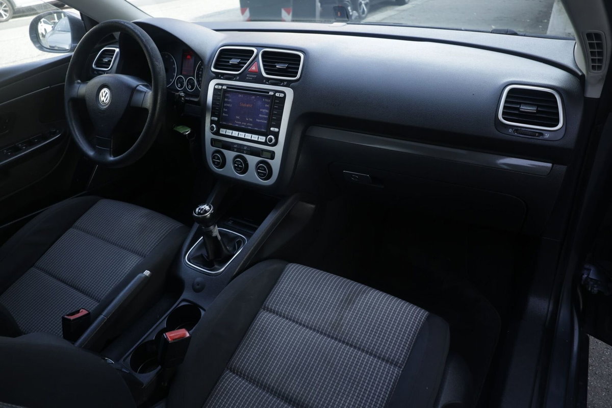 Volkswagen Eos 16V FSI (8)