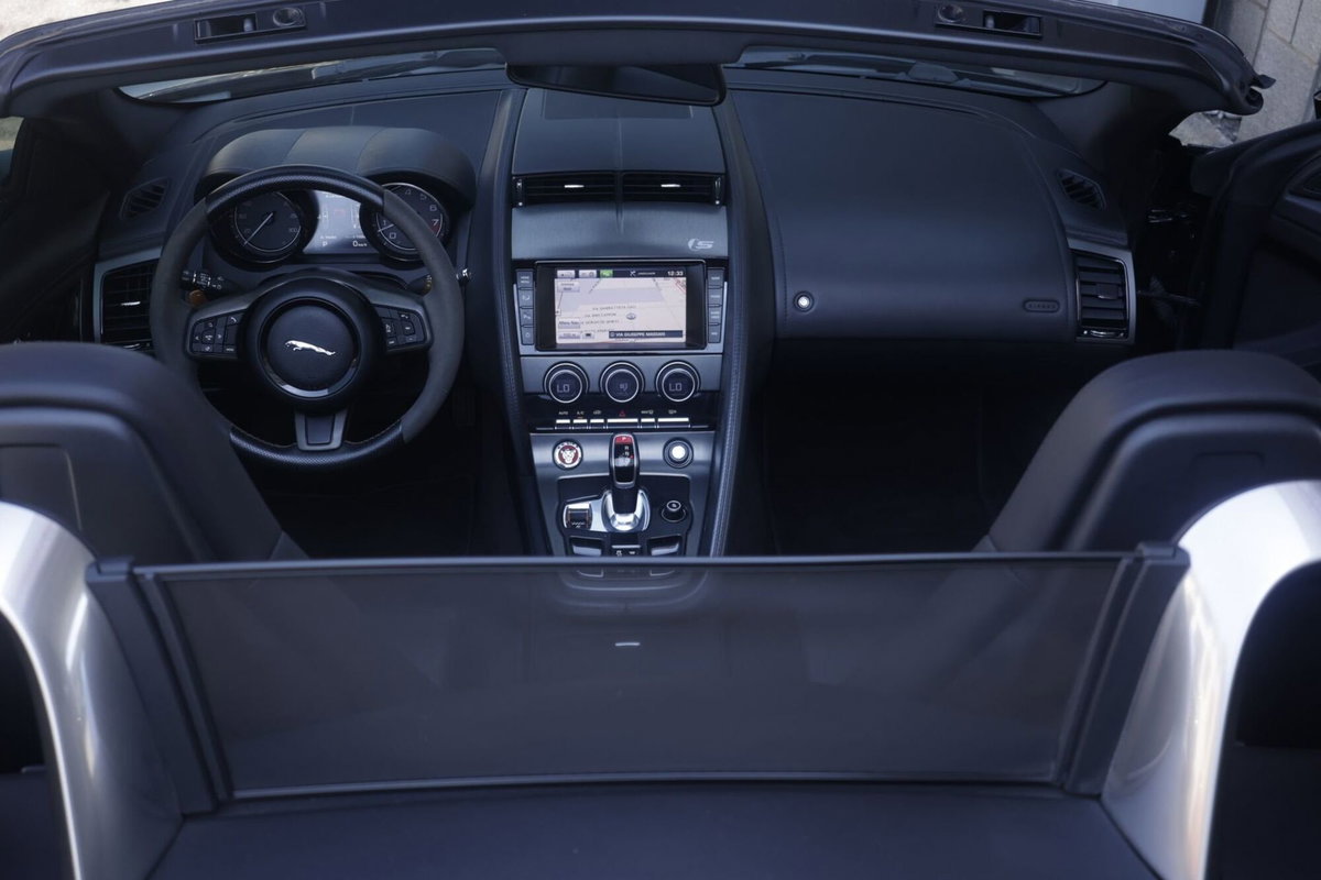 Jaguar F-Type Cabrio 3.0 V6 aut. AWD Convertibile S (2)