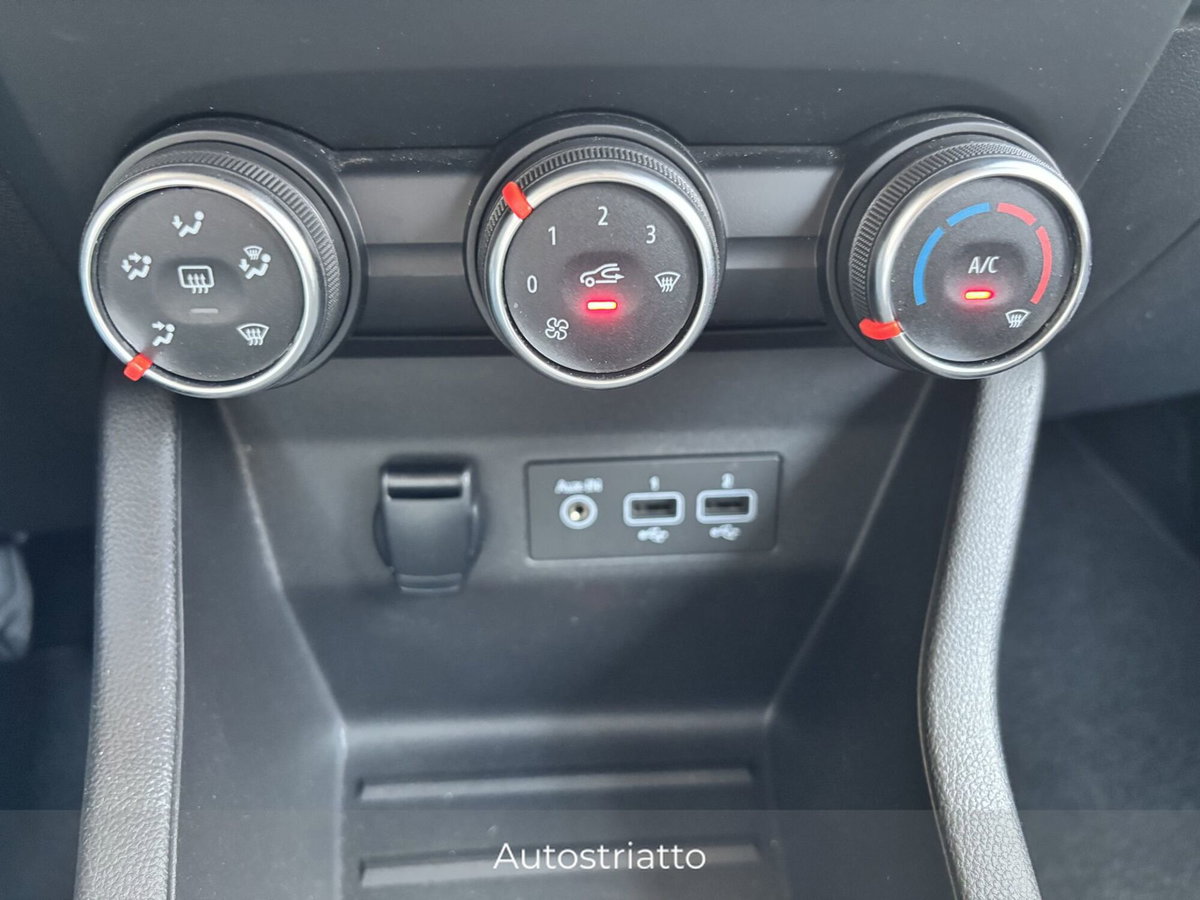 Renault Clio TCe 100 CV 5 porte Zen (13)