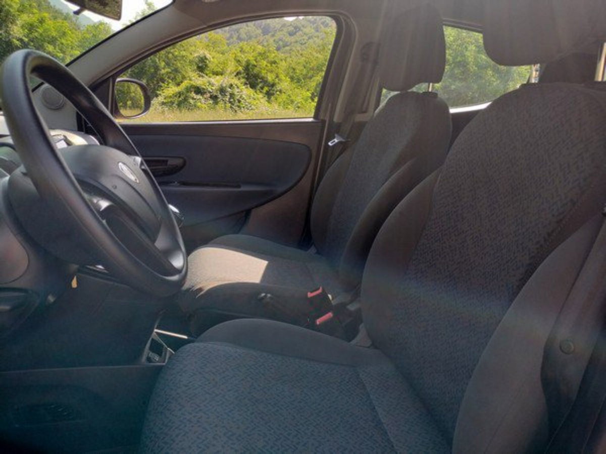 Lancia Ypsilon 1.0 FireFly 5 porte S&S Hybrid Maryne (10)
