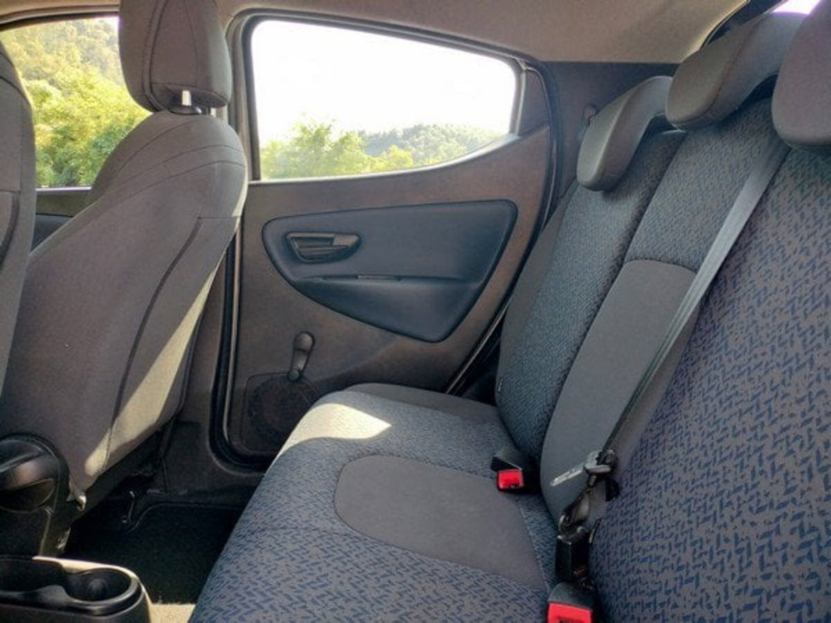 Lancia Ypsilon 1.0 FireFly 5 porte S&S Hybrid Maryne (15)