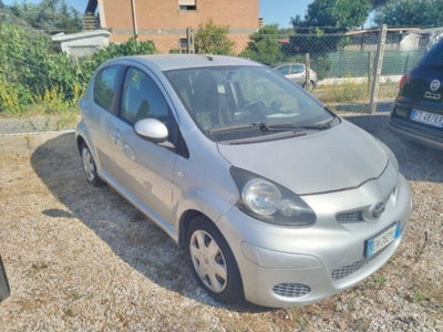Toyota Aygo 1.0 12V VVT-i 5 porte Now Connect (2)