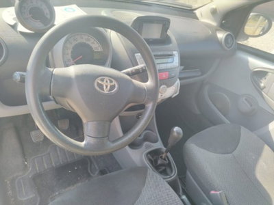 Toyota Aygo 1.0 12V VVT-i 5 porte Now Connect (6)