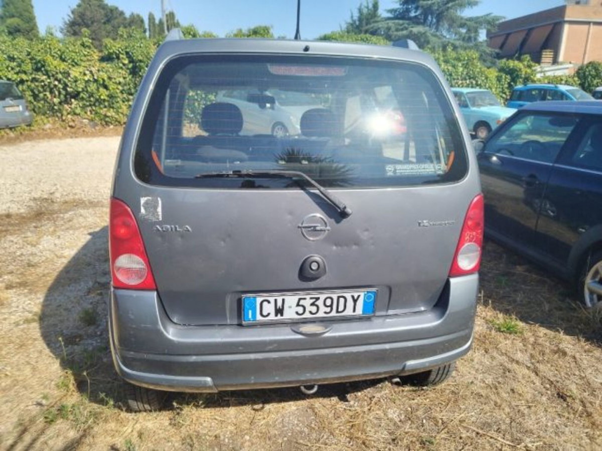 Opel Agila 1.2 16V Edition (4)
