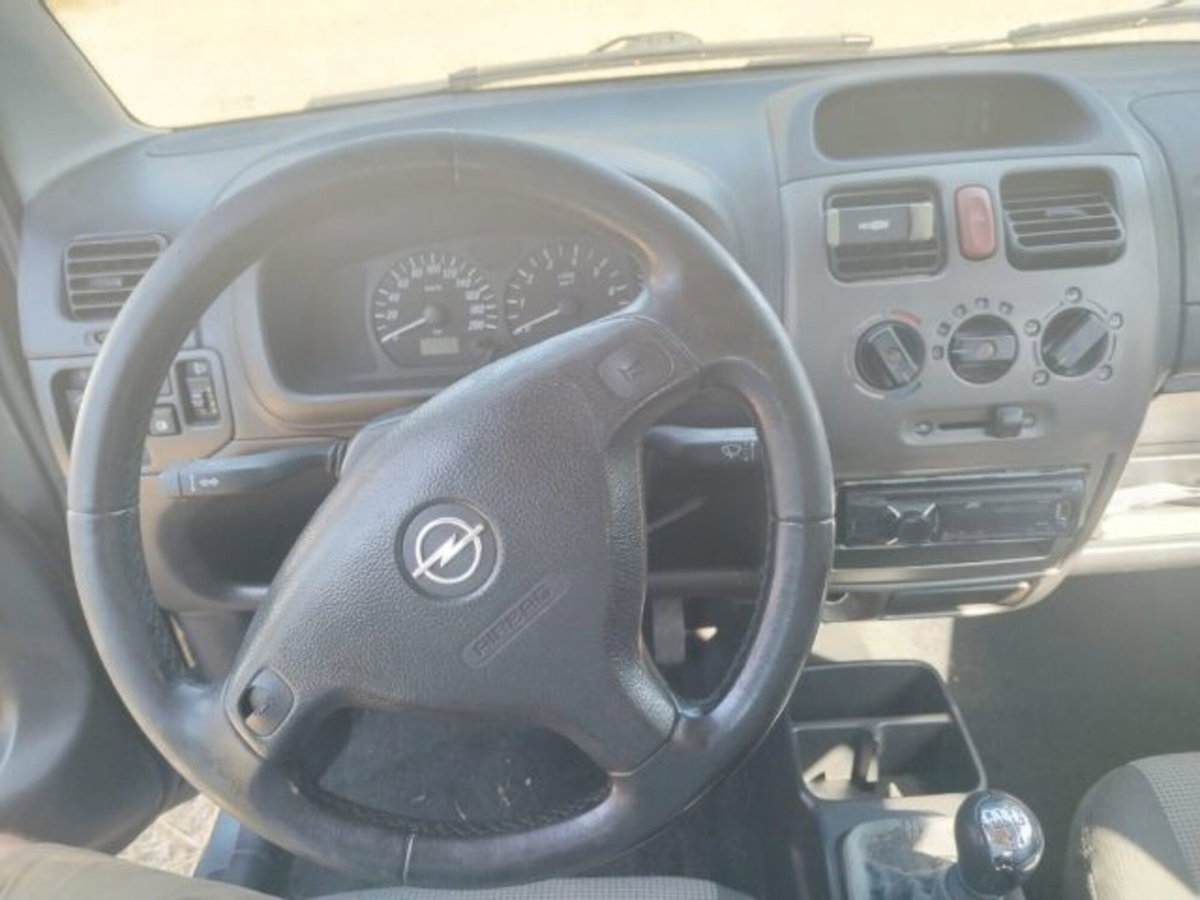Opel Agila 1.2 16V Edition (7)