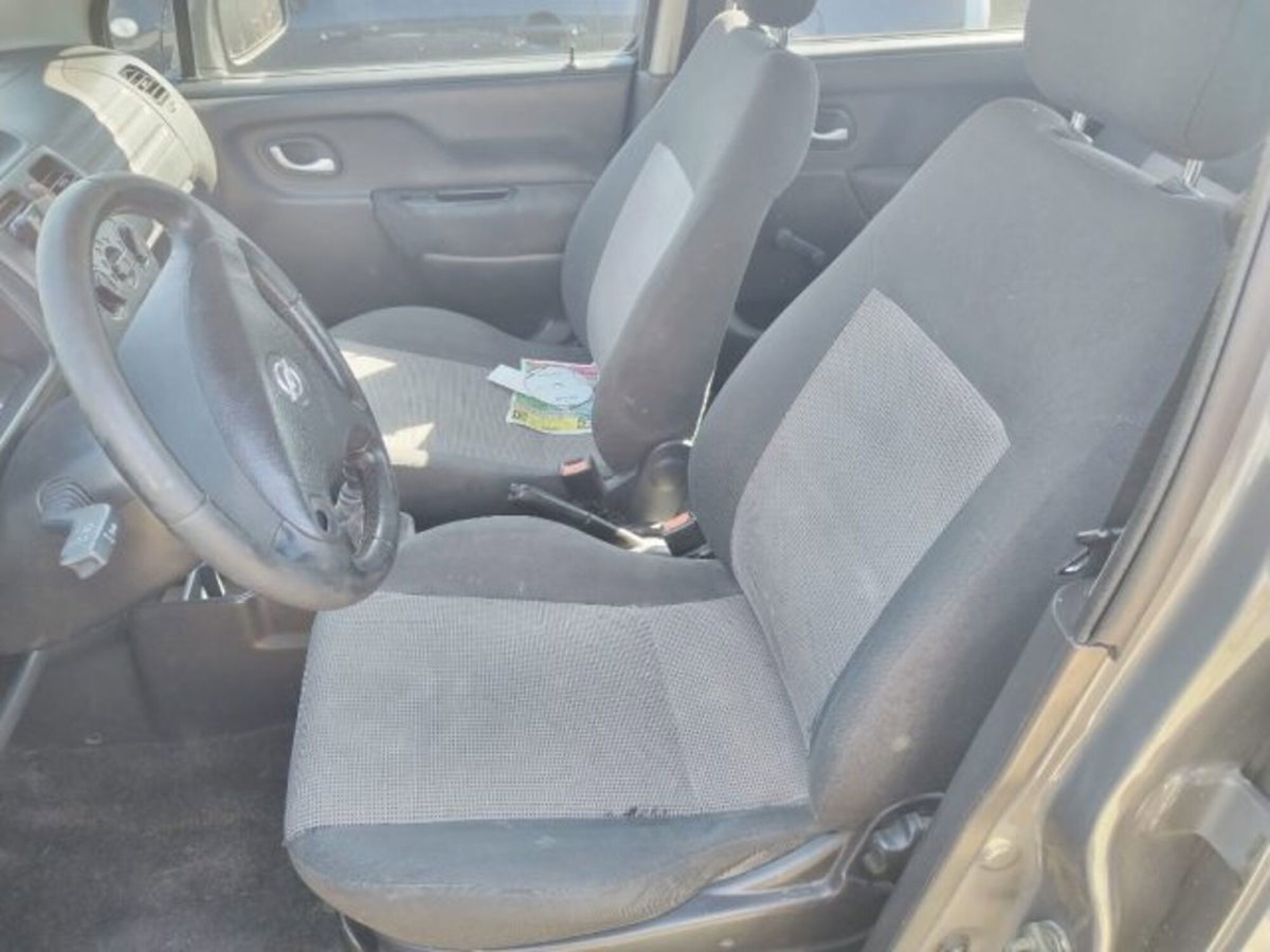 Opel Agila 1.2 16V Edition (8)