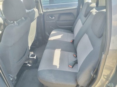 Opel Agila 1.2 16V Edition (9)