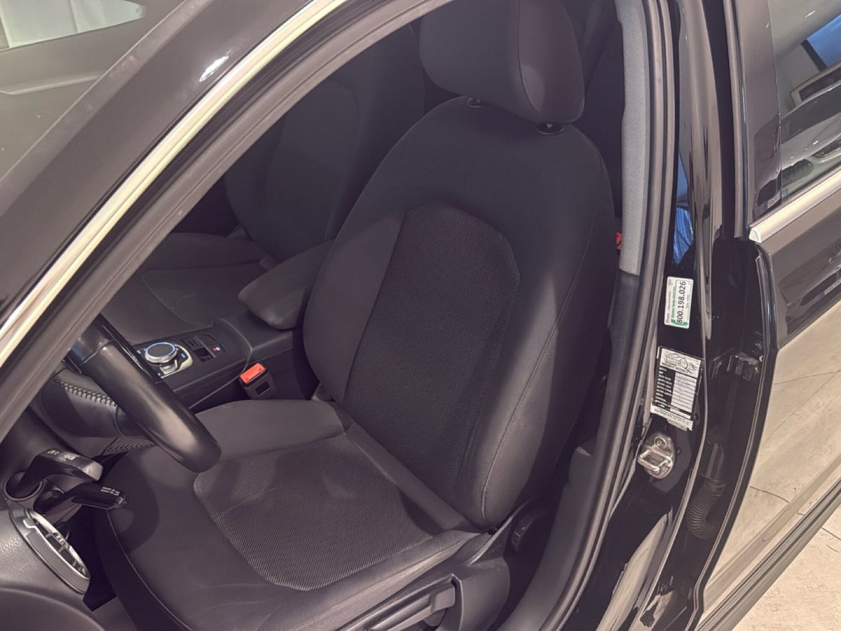 Audi A3 Sportback 30 g-tron S tronic Sport (3)
