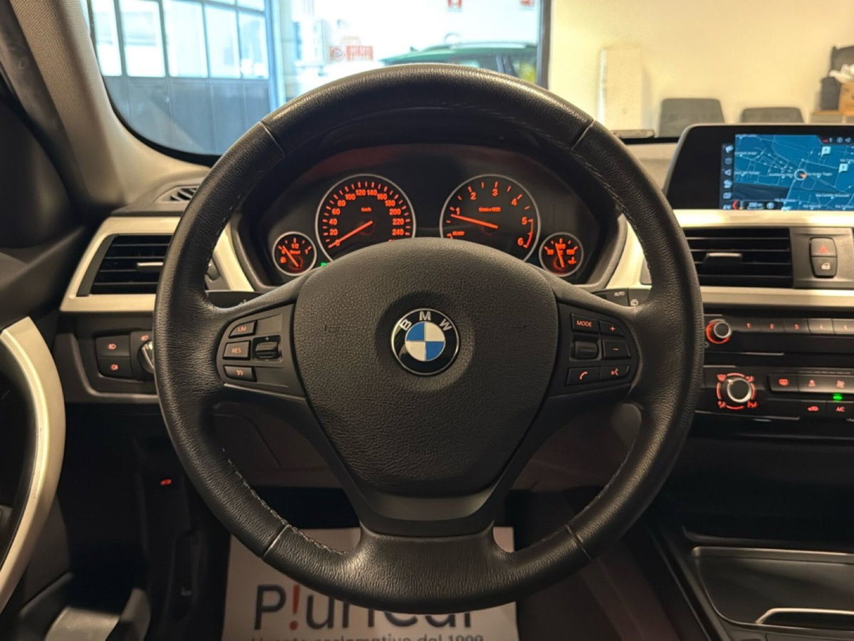 BMW Serie 3 Touring 320d xDrive (11)