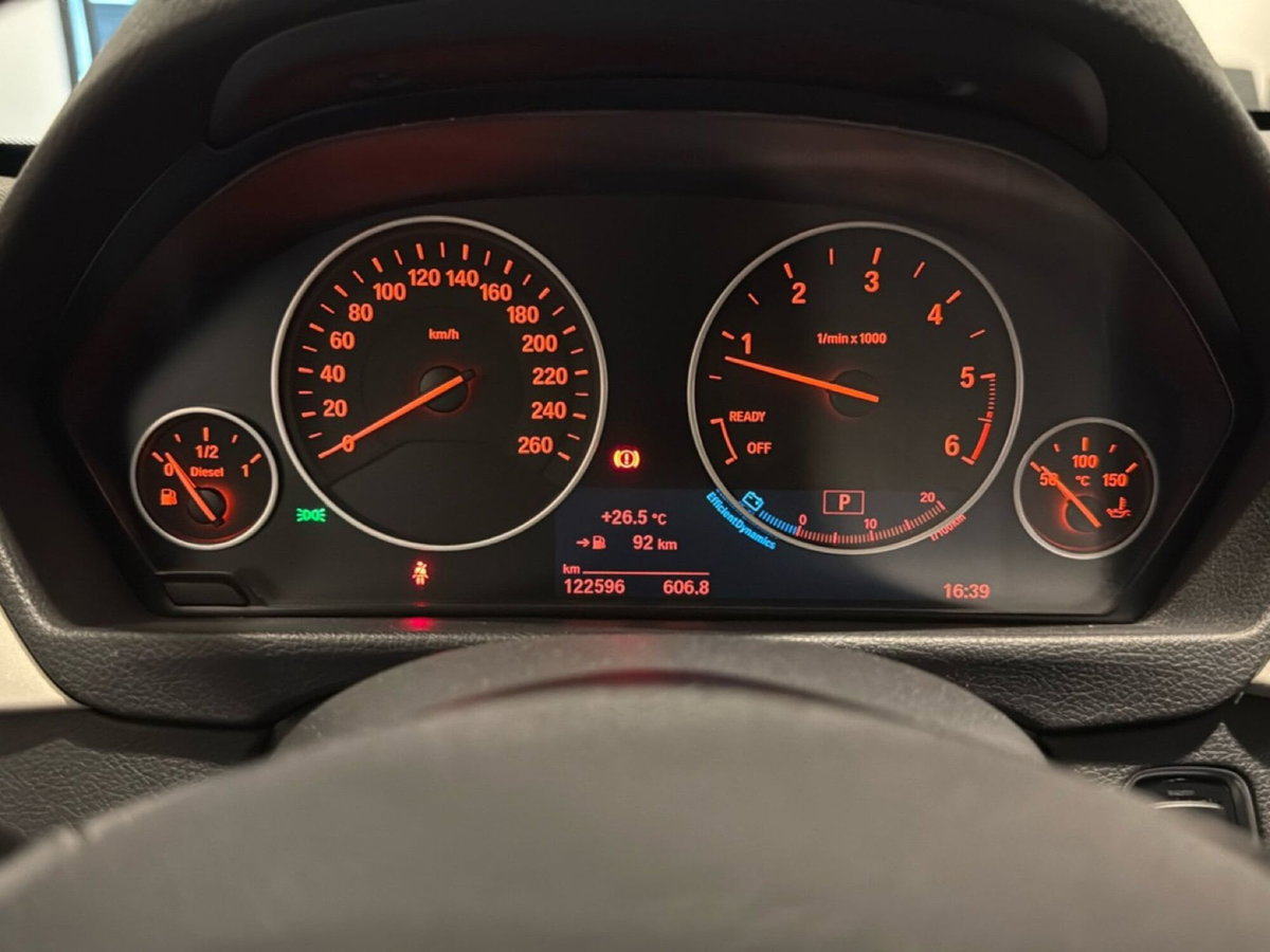 BMW Serie 3 Touring 320d xDrive (12)