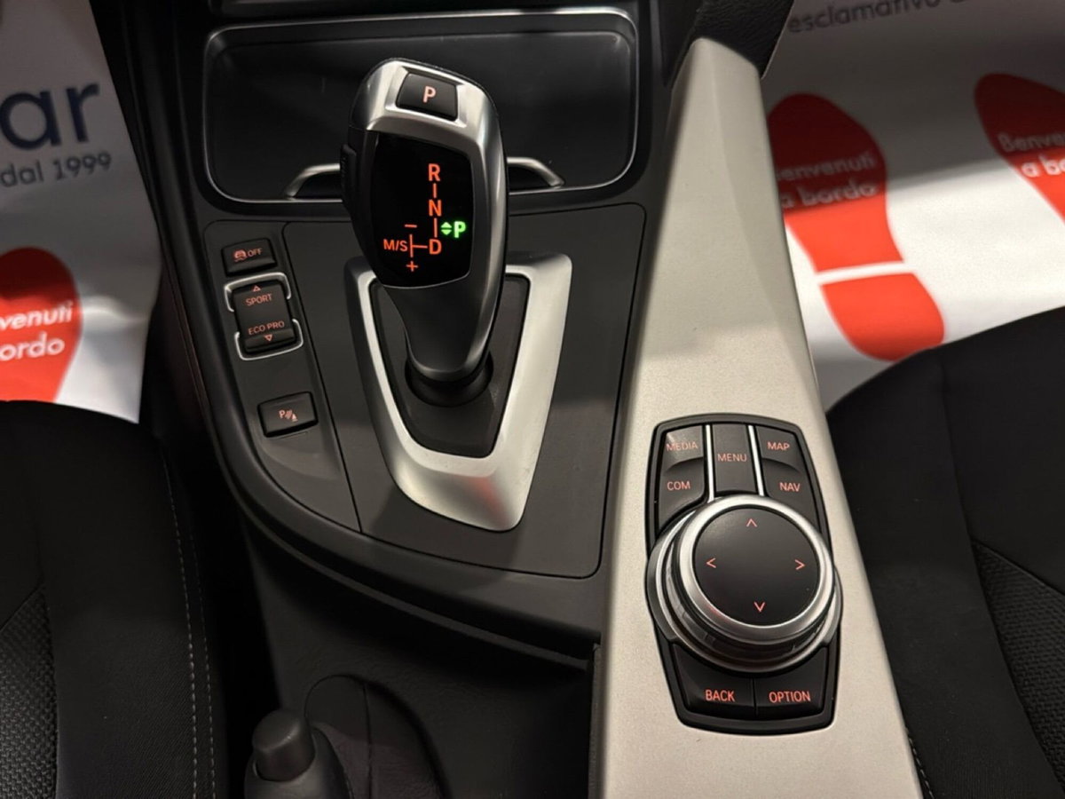BMW Serie 3 Touring 320d xDrive (15)