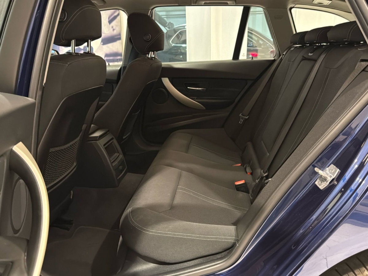 BMW Serie 3 Touring 320d xDrive (9)
