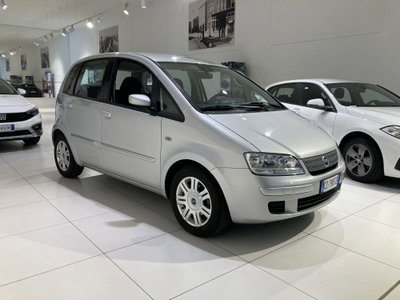 Fiat Idea 1.4 16V Dynamic (3)