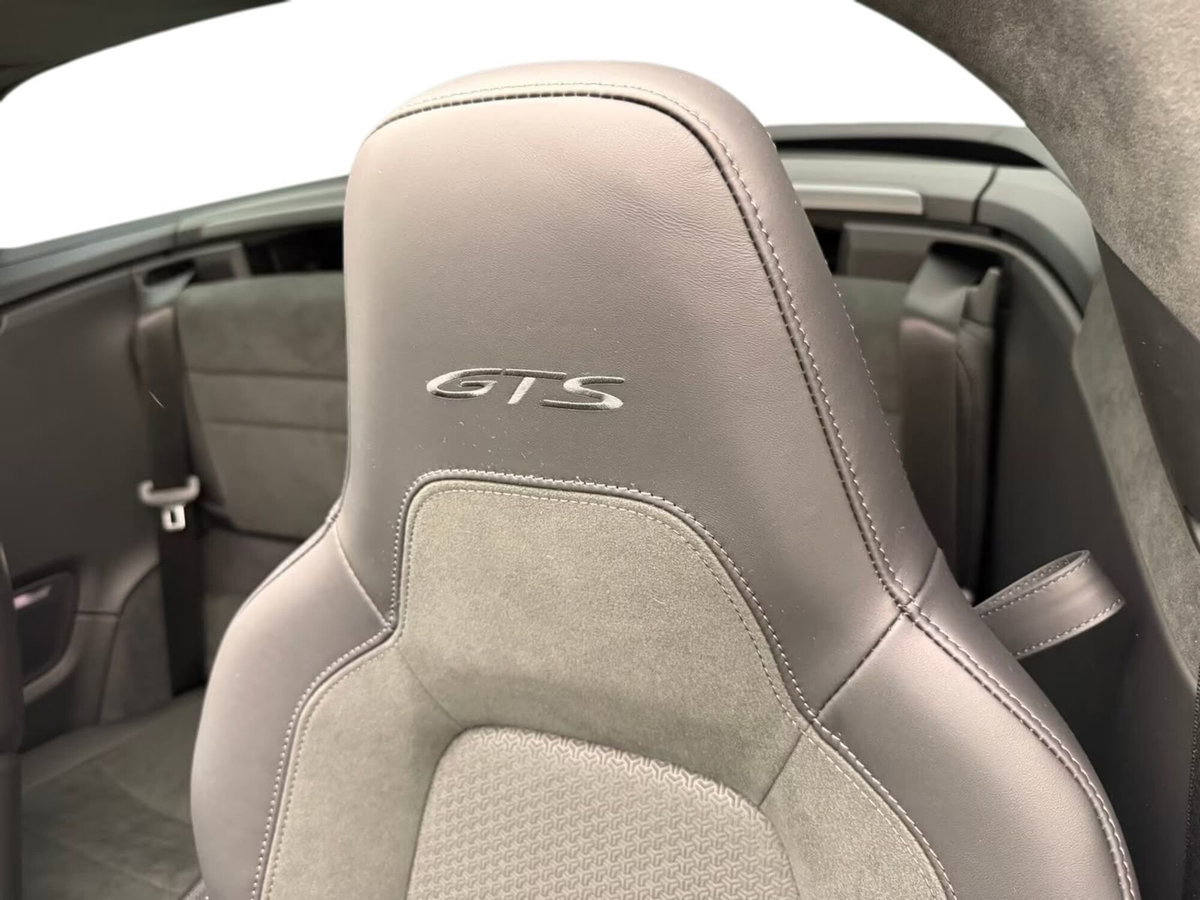 Porsche 911 Cabrio Targa 3.6 4 GTS auto (8)