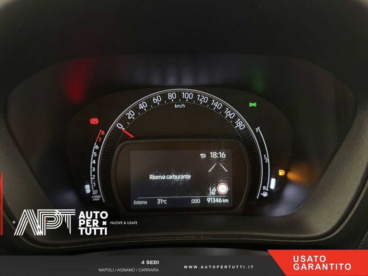 Toyota Aygo X 1.0 Lounge 72cv (11)