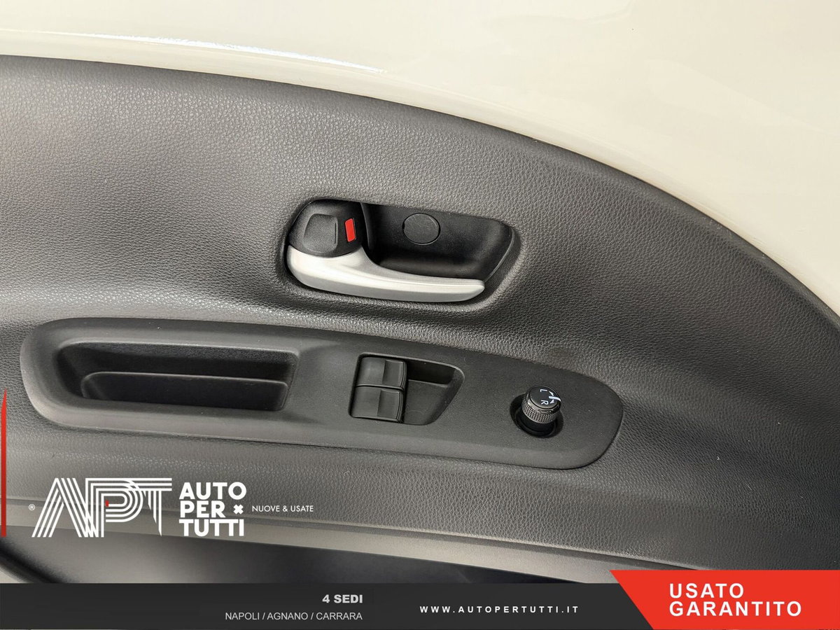 Toyota Aygo X 1.0 Lounge 72cv (13)