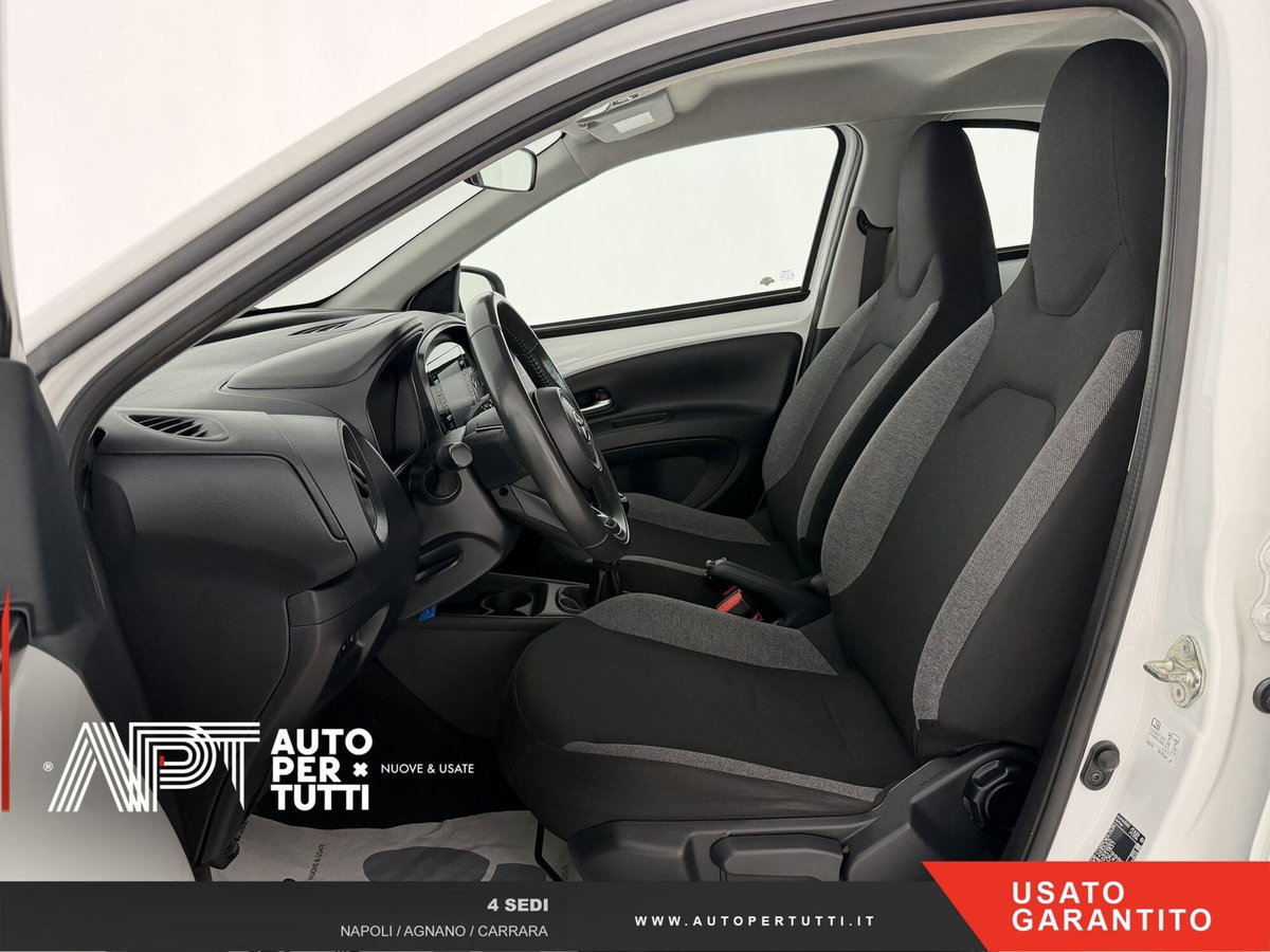 Toyota Aygo X 1.0 Lounge 72cv (18)