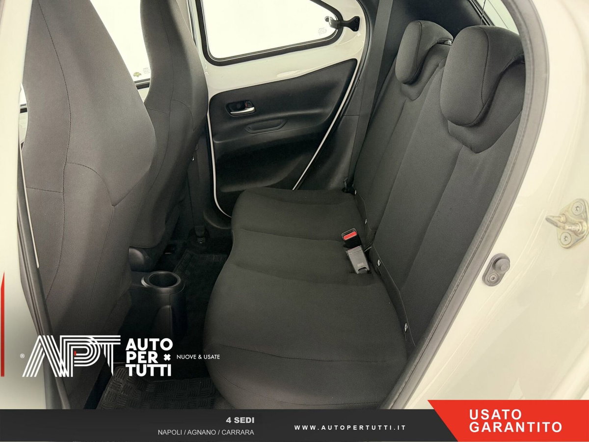Toyota Aygo X 1.0 Lounge 72cv (19)