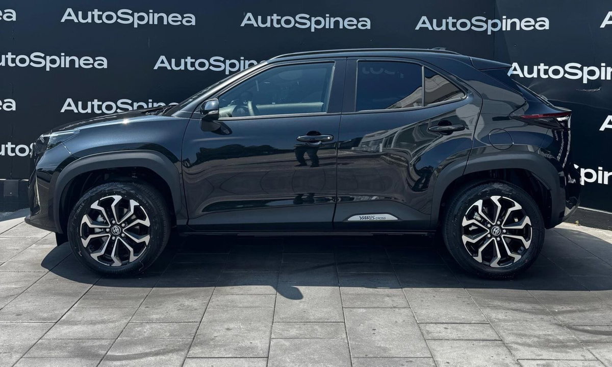 Toyota Yaris Cross Trend fwd 130cv e-cvt (3)