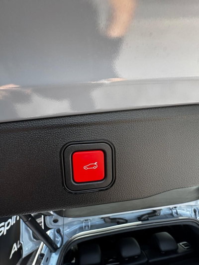 Jeep Avenger 1.2 turbo e-hybrid mhev Upland 4xe 145cv edct6 (13)