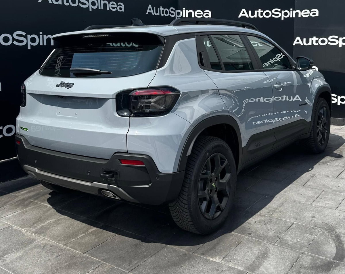 Jeep Avenger 1.2 turbo e-hybrid mhev Upland 4xe 145cv edct6 (5)