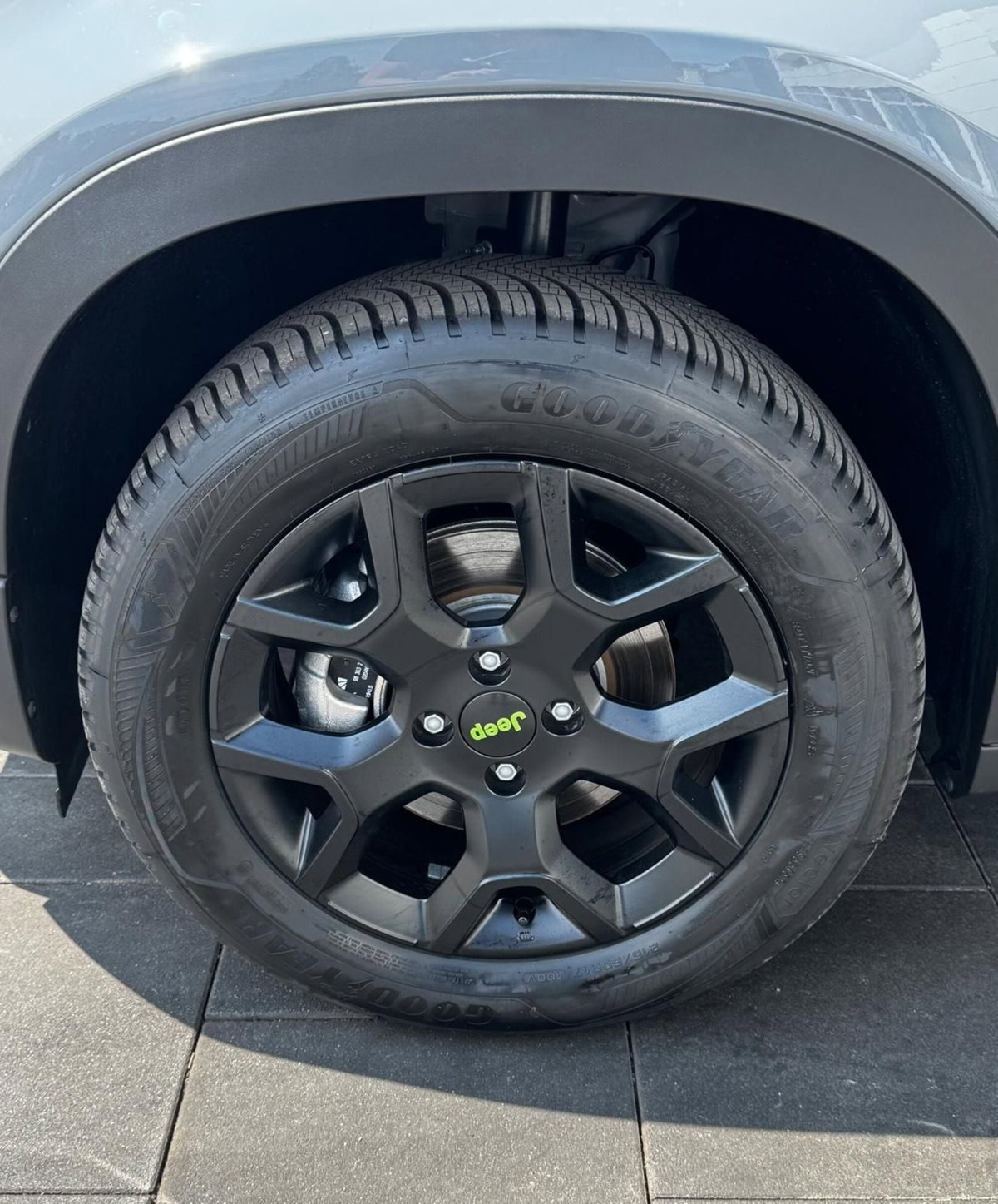 Jeep Avenger 1.2 turbo e-hybrid mhev Upland 4xe 145cv edct6 (6)