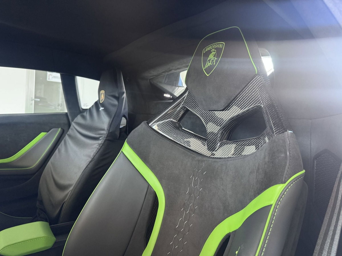 Lamborghini Huracán Coupé 5.2 V10 LP 610-4 Coupé (8)