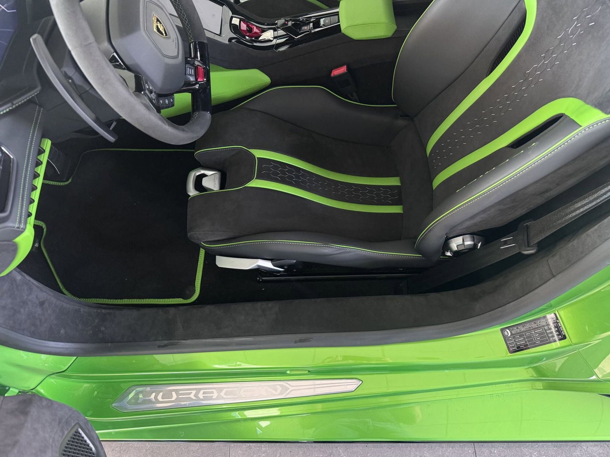 Lamborghini Huracán Coupé 5.2 V10 LP 610-4 Coupé (9)