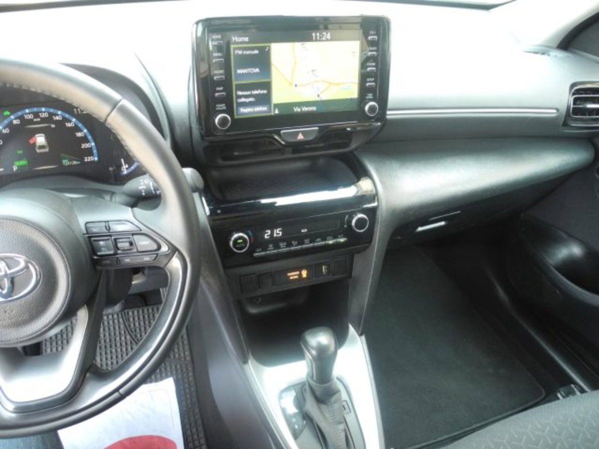 Toyota Yaris Cross 1.5h GR Sport Black Sky fwd 116cv e-cvt (8)