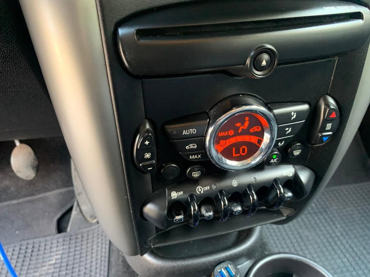 MINI Mini Countryman 1.6 Cooper D Countryman (14)