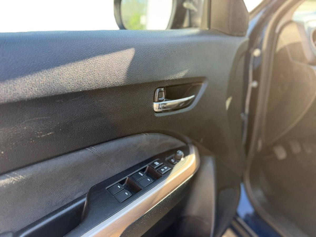 Suzuki Vitara 1.6 DDiS 4WD AllGrip Yoru (12)