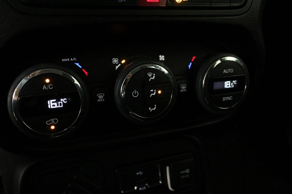 Jeep Renegade 1.6 Mjt 120 CV Longitude (13)